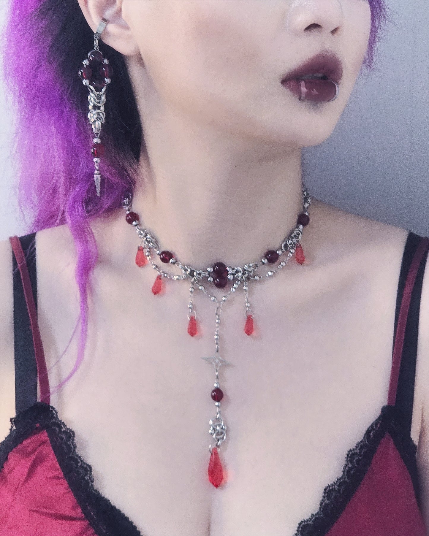 QUEEN'S SACRIFICE (50 cm Necklace)