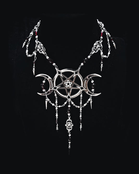 QUEEN OF DARKNESS (50 cm Necklace)