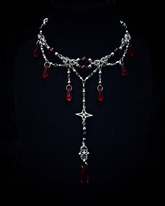 QUEEN'S SACRIFICE (50 cm Necklace)